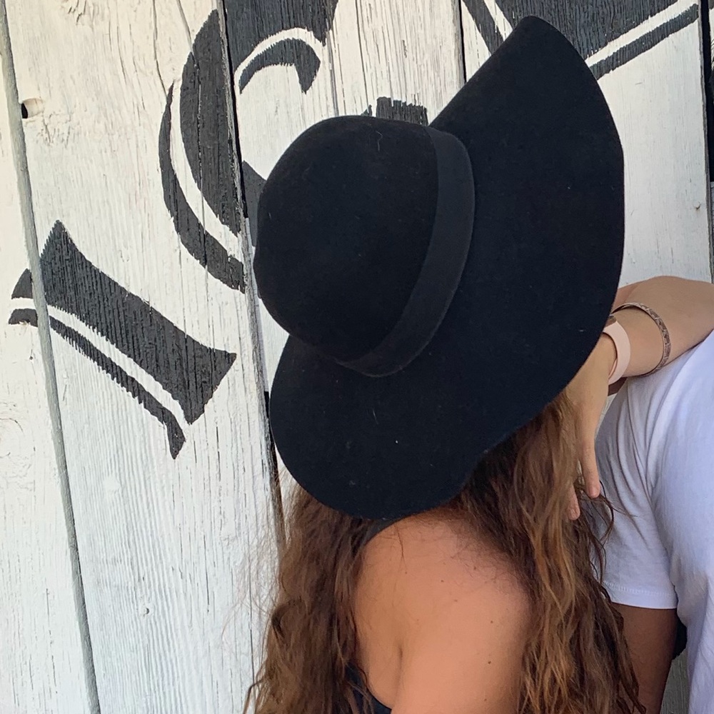 Black felt hat